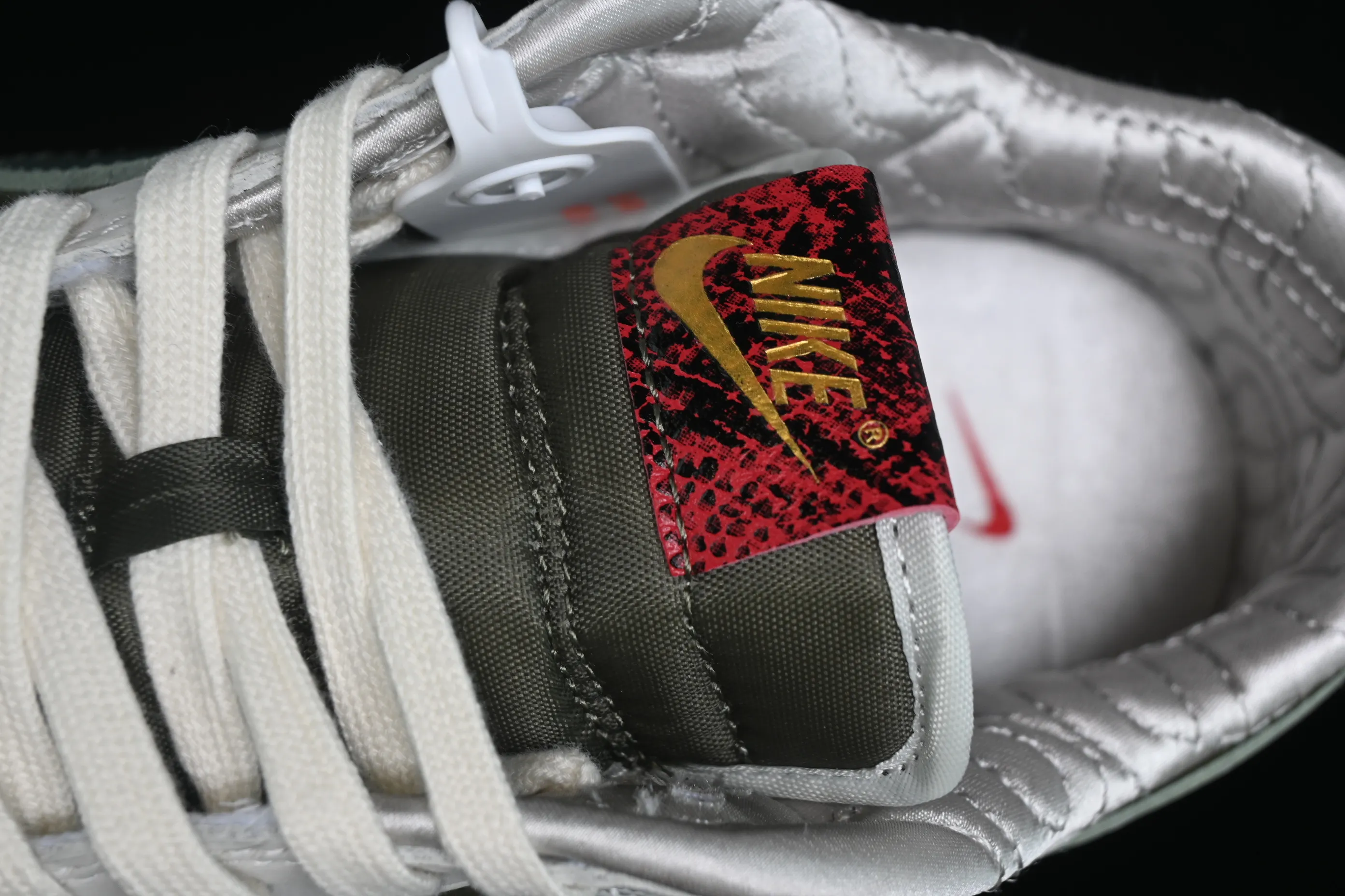 All Categories Nk SB Dunk Series Nk SB Dunk Low Low-top sneakers Nk Dunk Low "Year of the Snake" Year of the Snake Spring Festival limited low-top casual sneakers HV5980-231